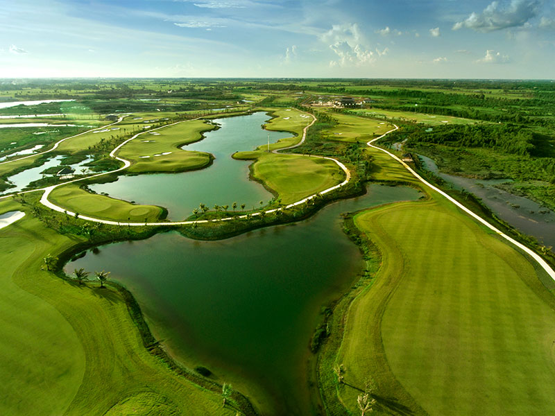 West Lakes Golf & Villas 